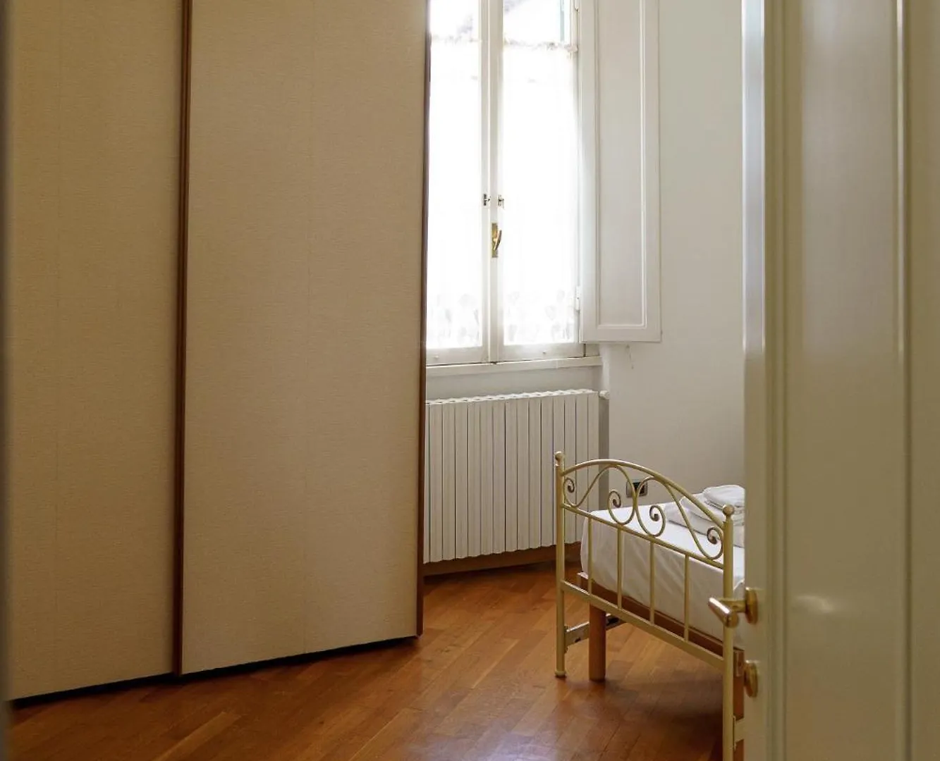 Spacious And Pleasant 2-Br Apt Firenze 0*,  Olaszország