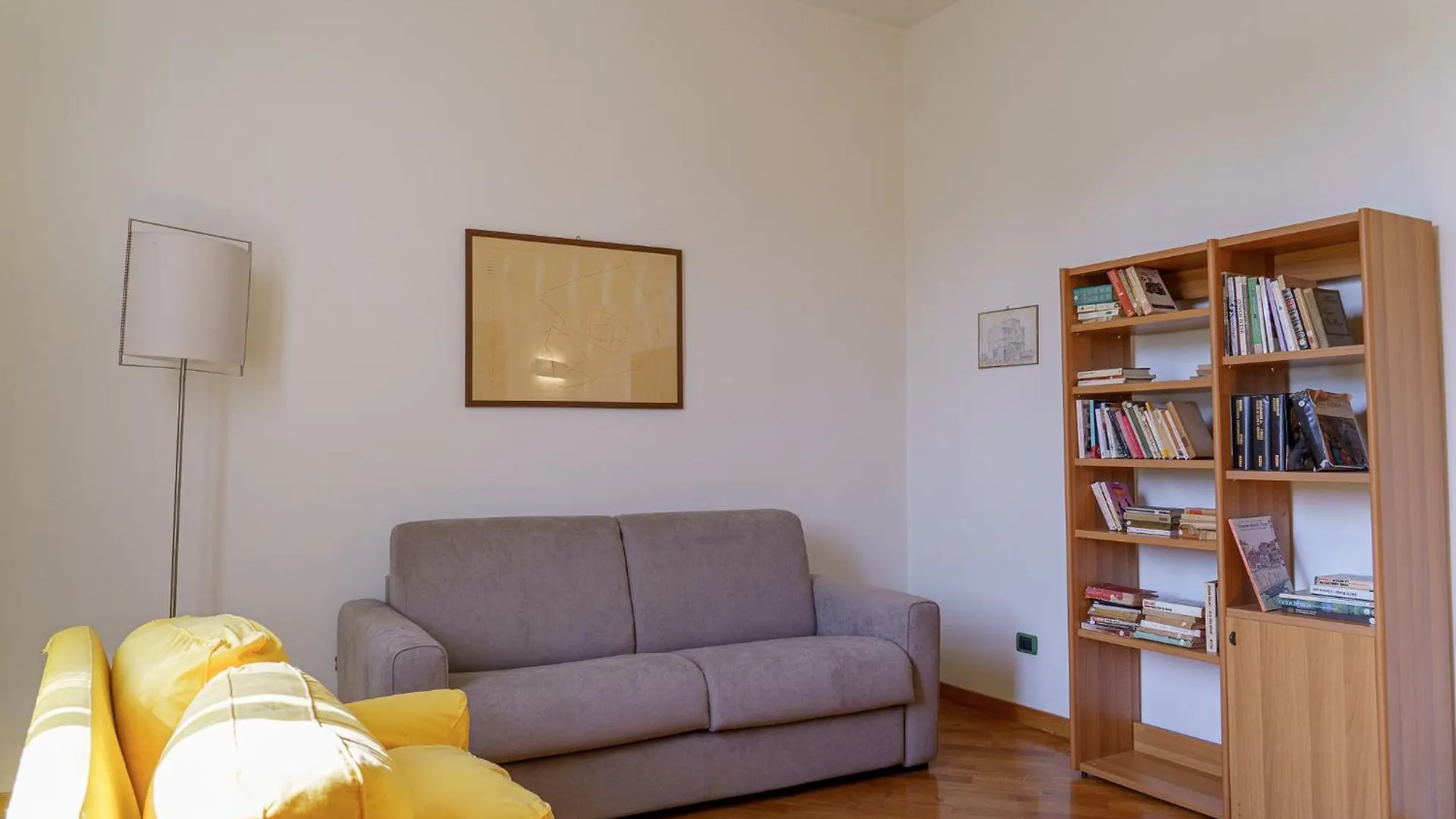 Spacious And Pleasant 2-Br Apt Florencie 0*,  Itálie